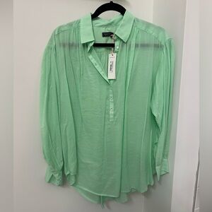 Vineyard Vines Lightweight Button Down Blouse